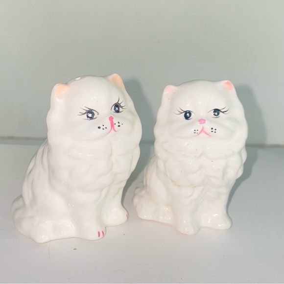 Vintage White Persian Cat Salt & Pepper Shaker Set - Picture 2 of 15